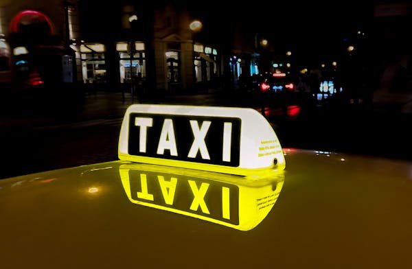 Réservez un taxi charleroi pas cher pour vos trajets.
